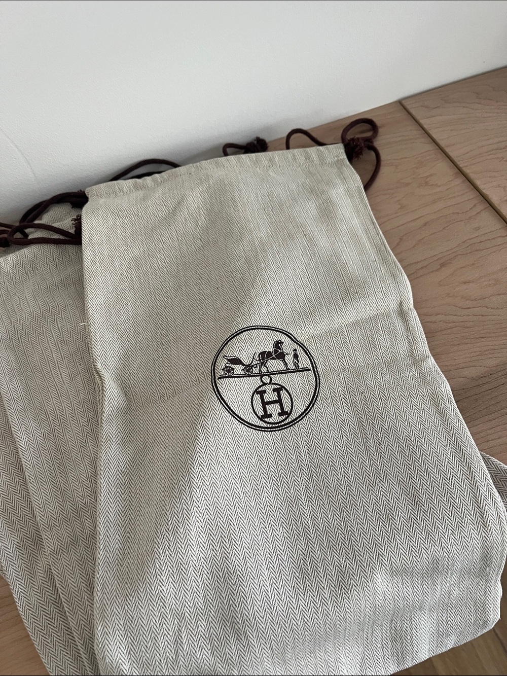 Hermès Logo Drawstring Dust Bag – CreamTan Herringbone with Brown Print. (Qty6)